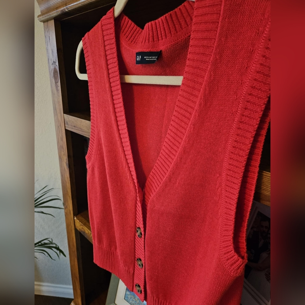GAP red knit vest - Picture 4 of 6